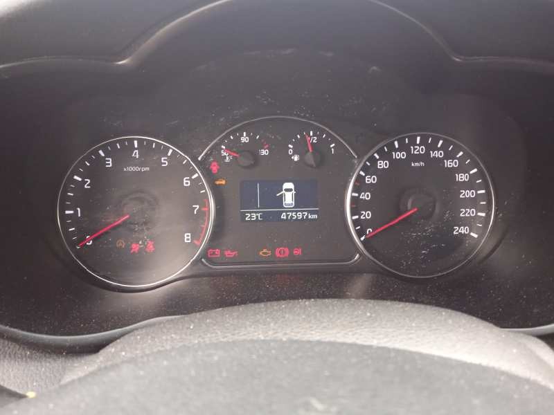 kia carens ( ) del año 2016