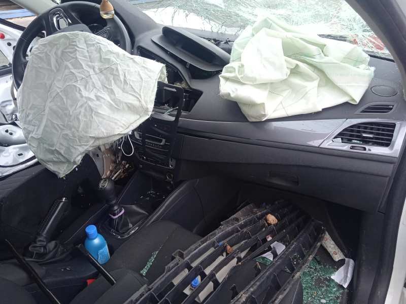 renault megane iii berlina 5 p del año 2015