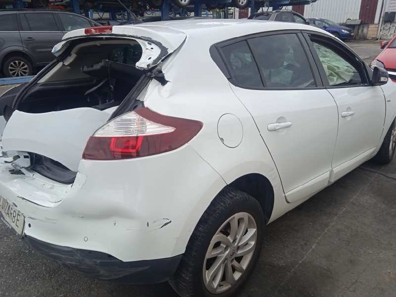 renault megane iii berlina 5 p del año 2015