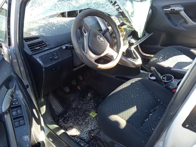 toyota verso del año 2010