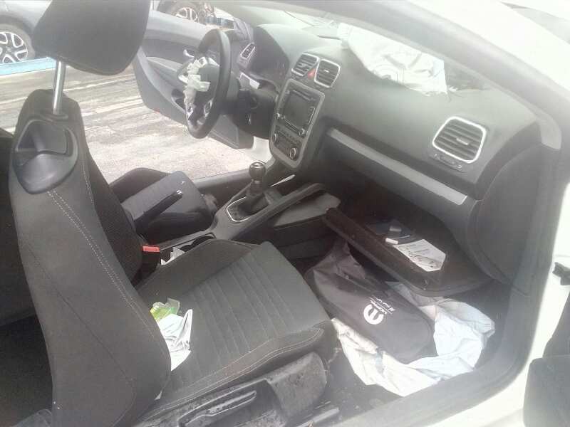 volkswagen scirocco (137) del año 2011