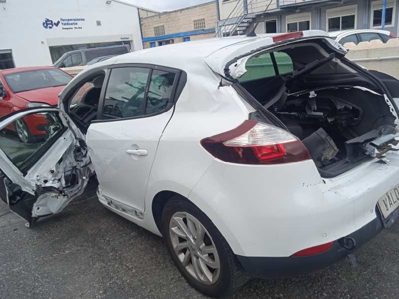 renault megane iii berlina 5 p del año 2015