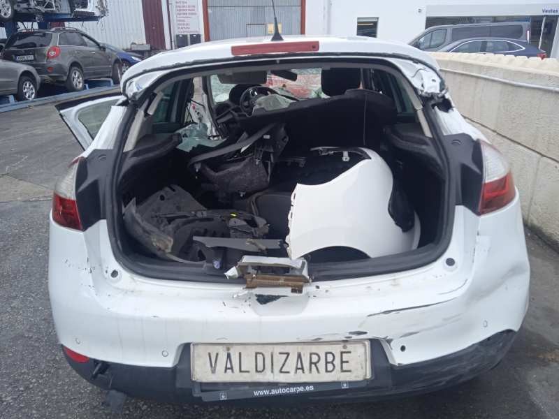 renault megane iii berlina 5 p del año 2015