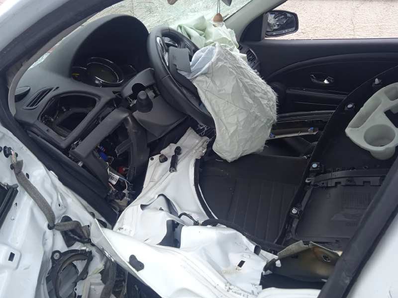 renault megane iii berlina 5 p del año 2015