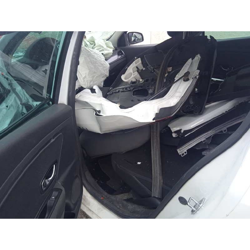 renault megane iii berlina 5 p del año 2015