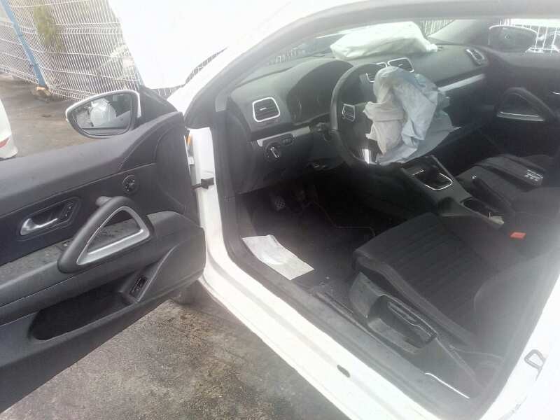 volkswagen scirocco (137) del año 2011