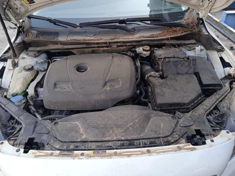 volvo v40 del año 2018