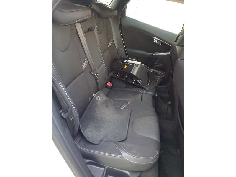 volvo v40 del año 2018