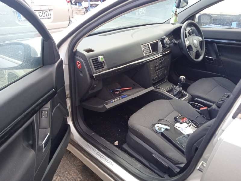 opel signum del año 2004