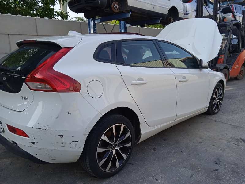 volvo v40 del año 2018