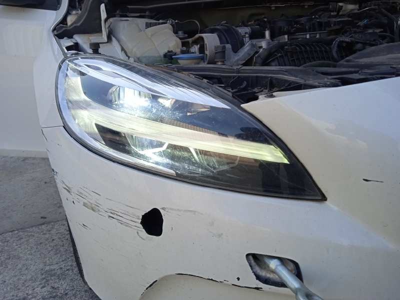 volvo v40 del año 2018