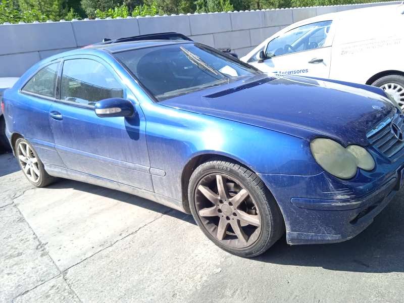 mercedes-benz clase c (w203) berlina del año 2002