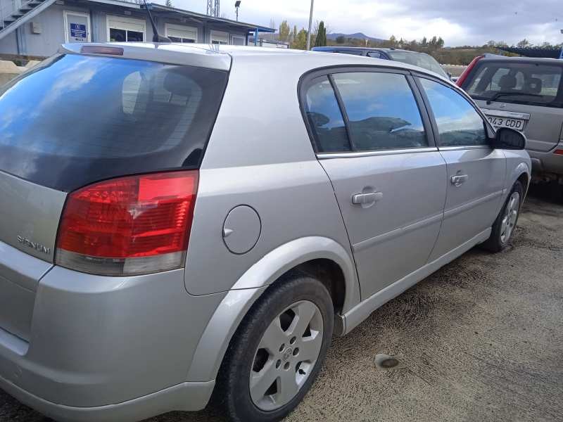 opel signum del año 2004