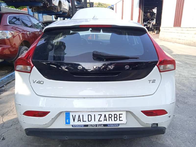 volvo v40 del año 2018