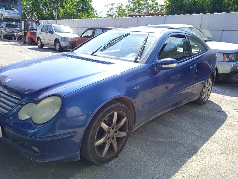 mercedes-benz clase c (w203) berlina del año 2002