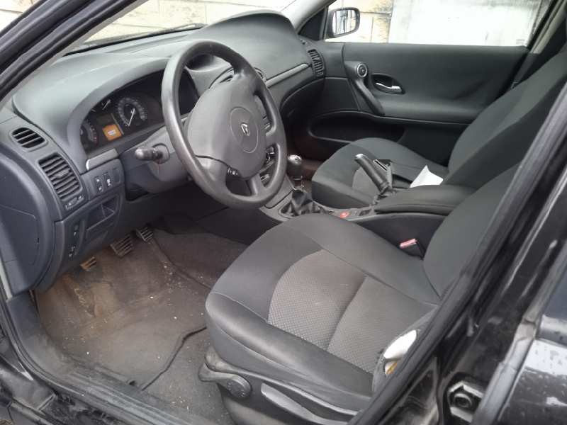 renault laguna ii (bg0) del año 2006