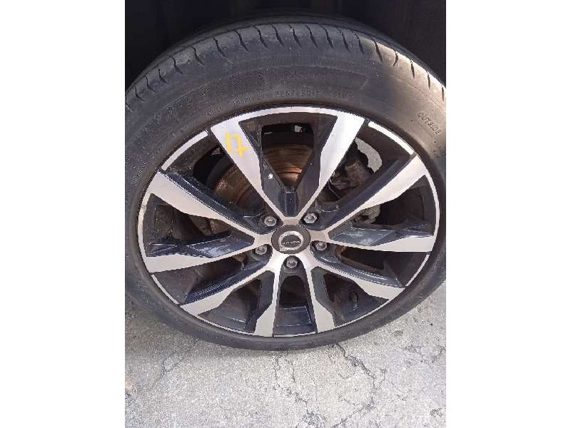 volvo v40 del año 2018