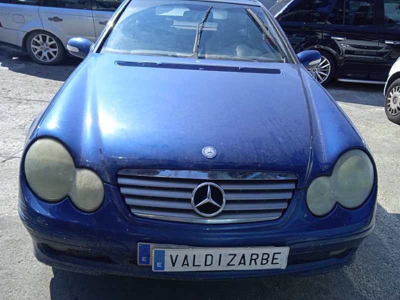 mercedes-benz clase c (w203) berlina del año 2002