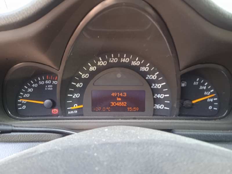 mercedes-benz clase c (w203) berlina del año 2002