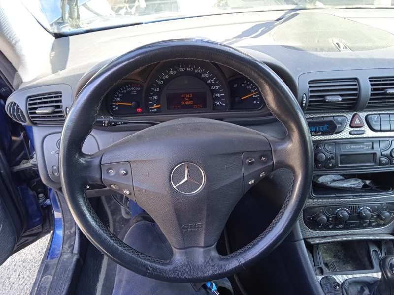 mercedes-benz clase c (w203) berlina del año 2002