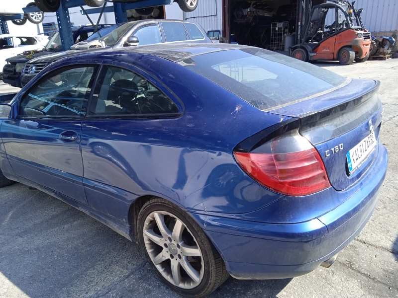 mercedes-benz clase c (w203) berlina del año 2002