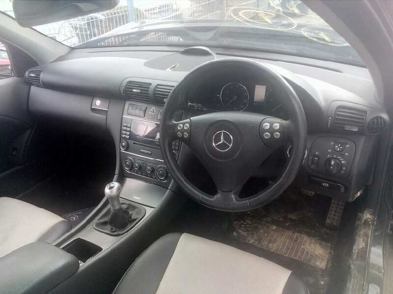 mercedes-benz clase c (w203) sportcoupe del año 2008