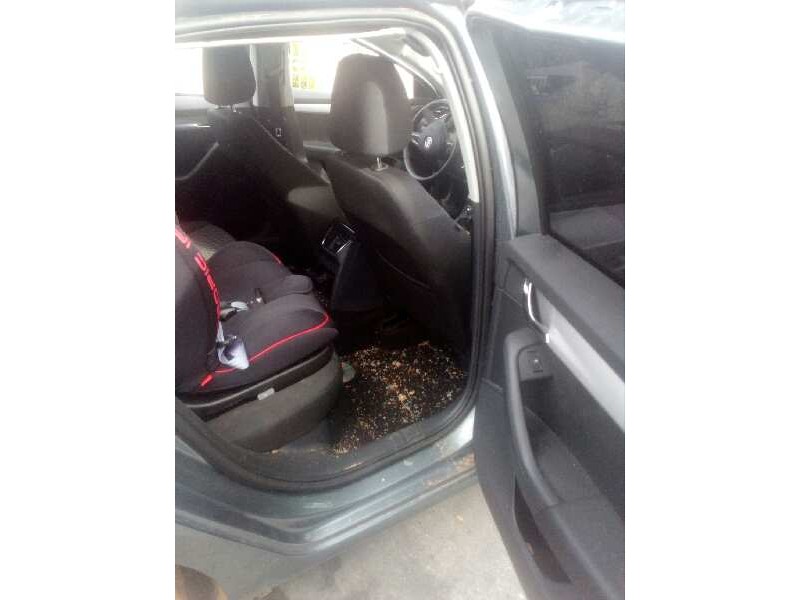 skoda octavia lim. (5e3) del año 2013