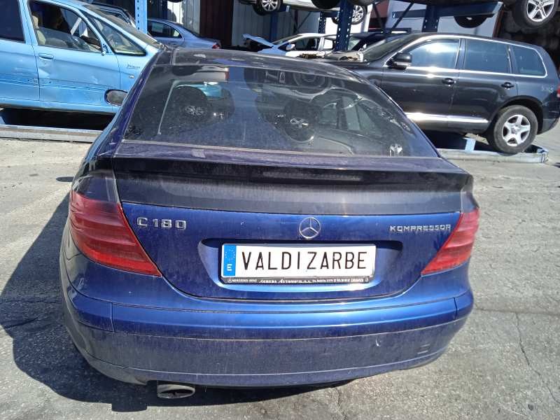 mercedes-benz clase c (w203) berlina del año 2002