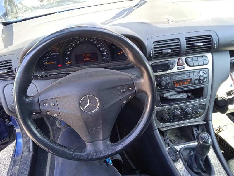 mercedes-benz clase c (w203) berlina del año 2002