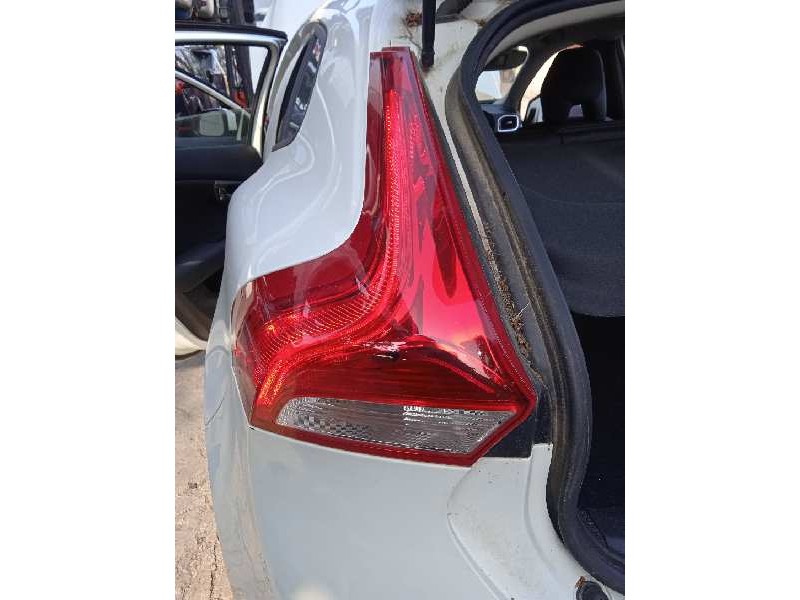 volvo v40 del año 2018