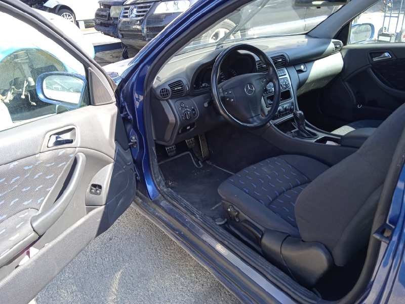 mercedes-benz clase c (w203) berlina del año 2002