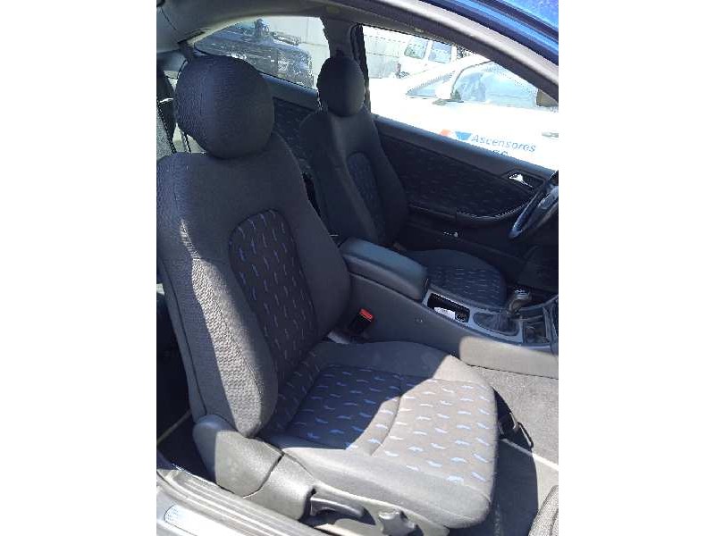 mercedes-benz clase c (w203) berlina del año 2002