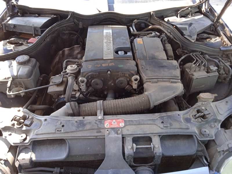 mercedes-benz clase c (w203) berlina del año 2002