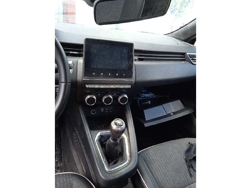 renault clio v del año 2020