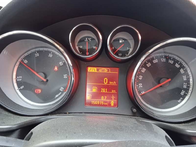 opel insignia berlina del año 2012