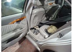 mercedes-benz clase e (w211) berlina del año 2002 2