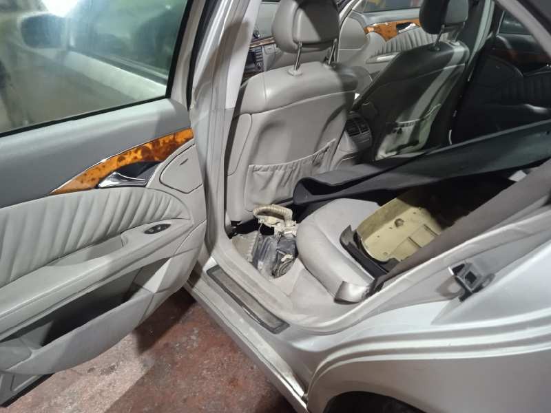 mercedes-benz clase e (w211) berlina del año 2002