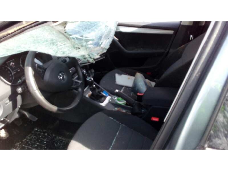 skoda octavia lim. (5e3) del año 2013