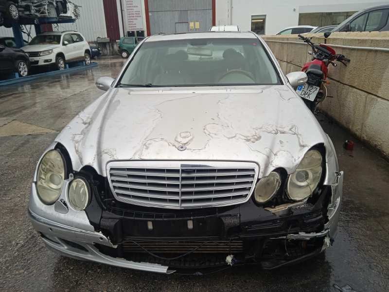 mercedes-benz clase e (w211) berlina del año 2002