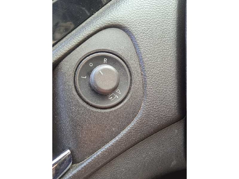 opel insignia berlina del año 2012