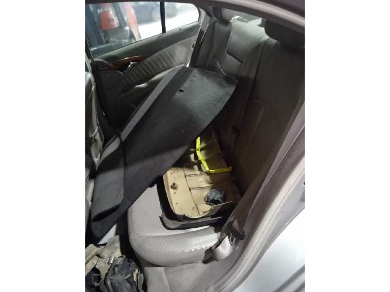 mercedes-benz clase e (w211) berlina del año 2002