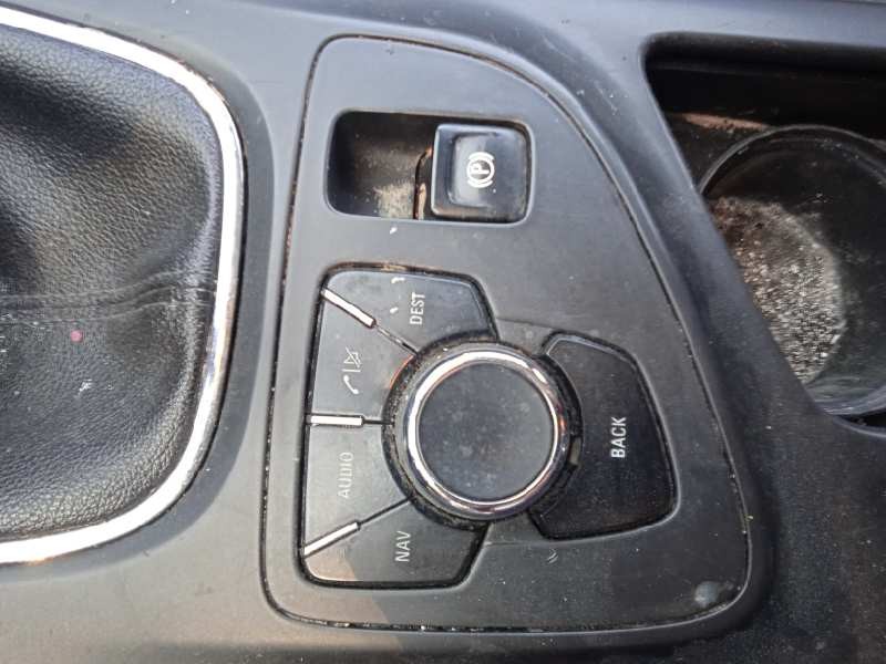 opel insignia berlina del año 2012