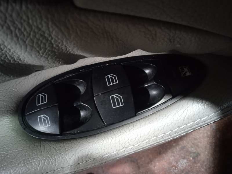 mercedes-benz clase e (w211) berlina del año 2002