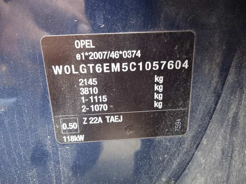 opel insignia berlina del año 2012