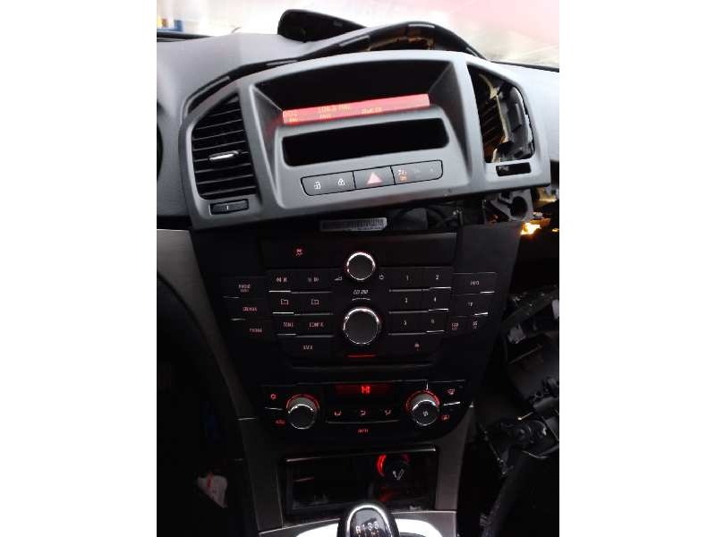 opel insignia berlina del año 2010