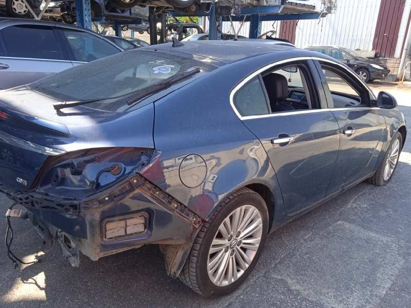 opel insignia berlina del año 2012