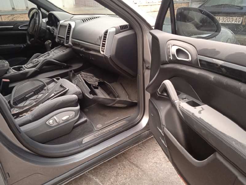 porsche cayenne (typ 92aa) del año 2011