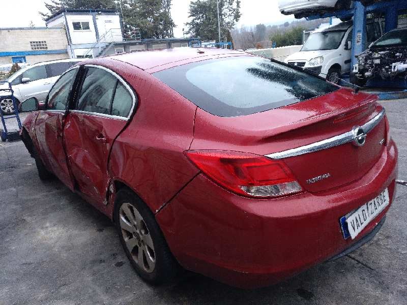 opel insignia berlina del año 2010