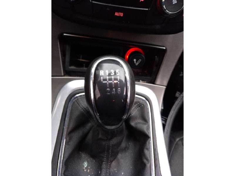 opel insignia berlina del año 2010