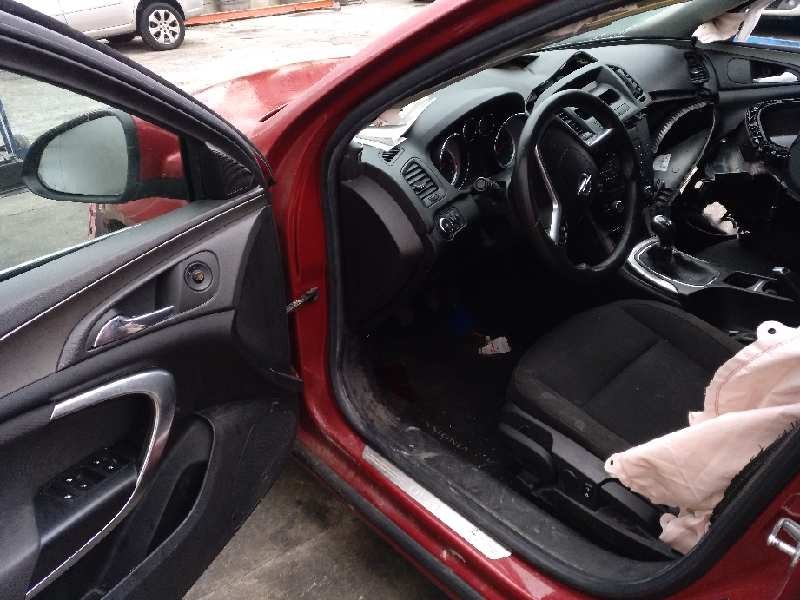 opel insignia berlina del año 2010